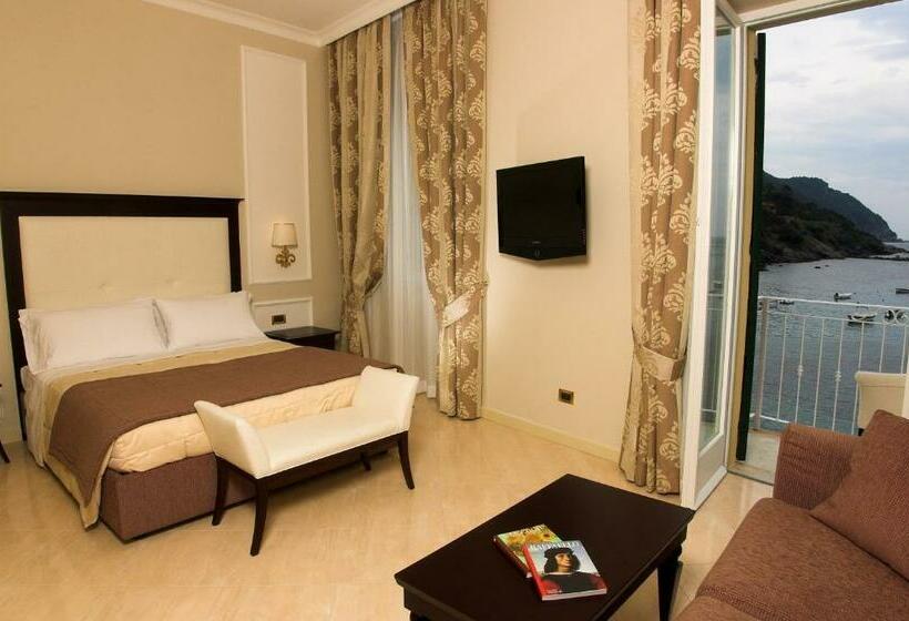 سوییت جونیور با چشمانداز دریا, Miramare & Spa