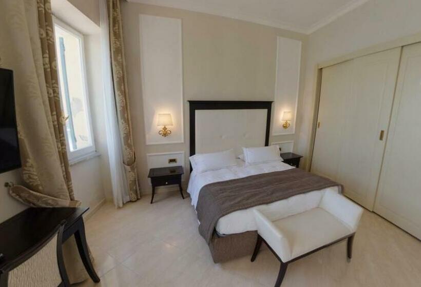 سوییت جونیور با چشمانداز دریا, Miramare & Spa