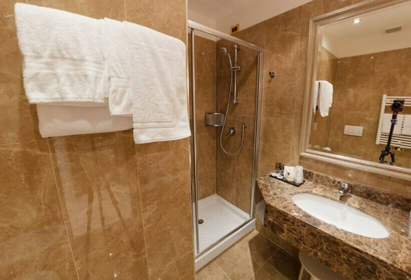 سوییت با چشمانداز دریا, Miramare & Spa