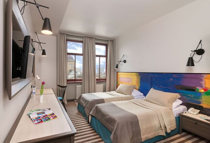 Quarto standard, Panorama Lviv