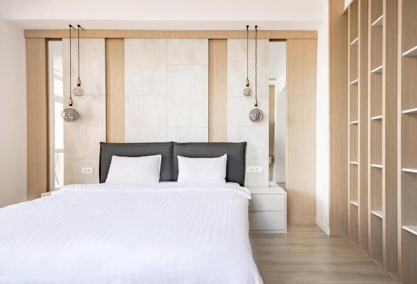 Deluxe Suite King Bed, Piccolo Mondo By Citybookings