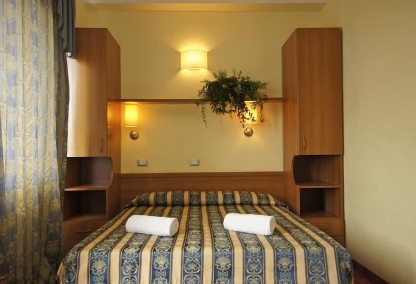 اتاق سوپریور, Promenade Universale