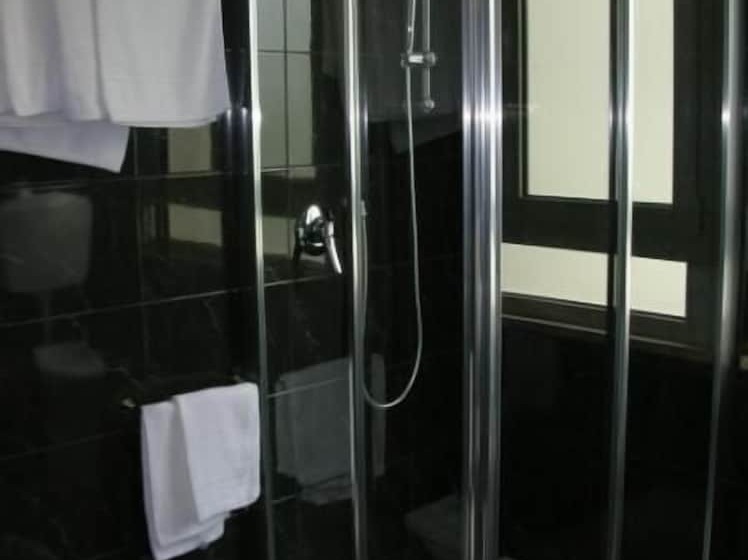 اتاق سوپریور سه تخته, Promenade Universale