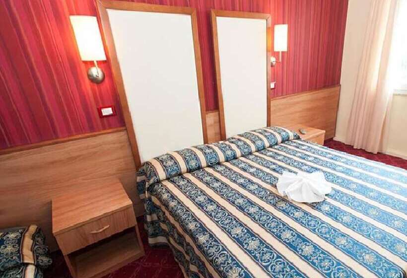 اتاق سوپریور سه تخته, Promenade Universale