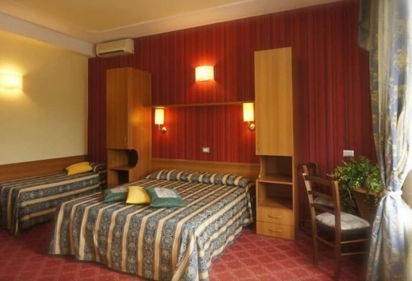 اتاق سوپریور سه تخته, Promenade Universale