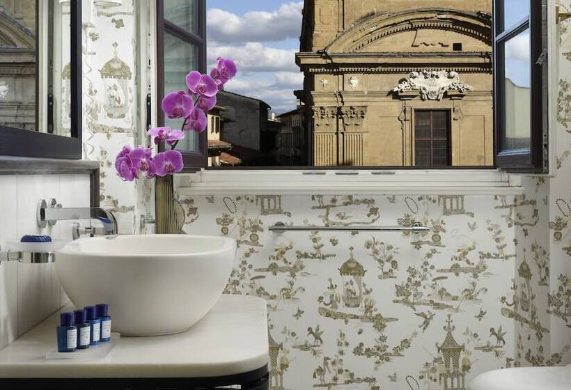 سوییت اجرایی, San Firenze Suites & Spa