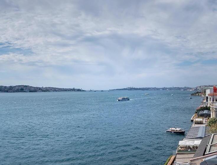 سوئیت پنت هاوس, The Stay Bosphorus