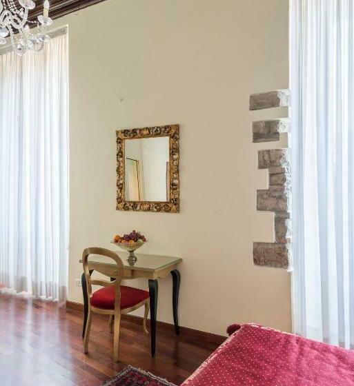 اتاق سوپریور, Torre Guelfa Palazzo Acciaiuoli