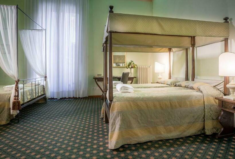 اتاق استاندارد چهار تخته, Torre Guelfa Palazzo Acciaiuoli