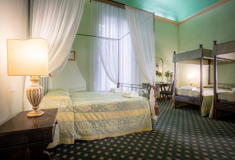 اتاق استاندارد چهار تخته, Torre Guelfa Palazzo Acciaiuoli