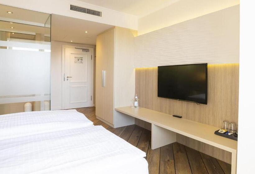 Standard Single Room, Vier Jahreszeiten Lubeck