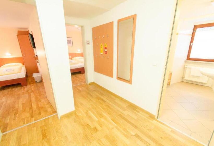 اتاق استاندارد چهار تخته, Jufa Hotel Meersburg Am Bodensee