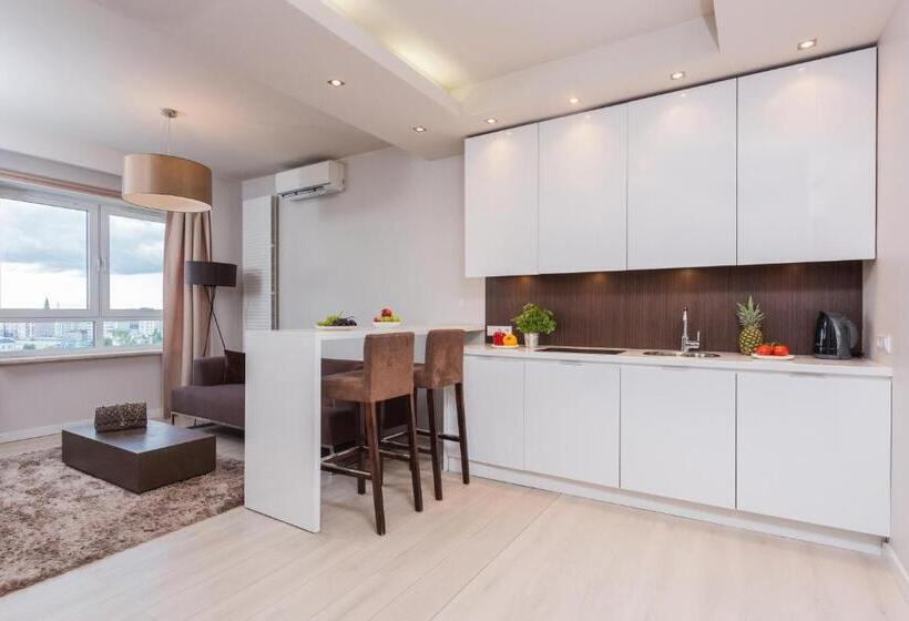 استودیوی استاندارد, Platinum Residence