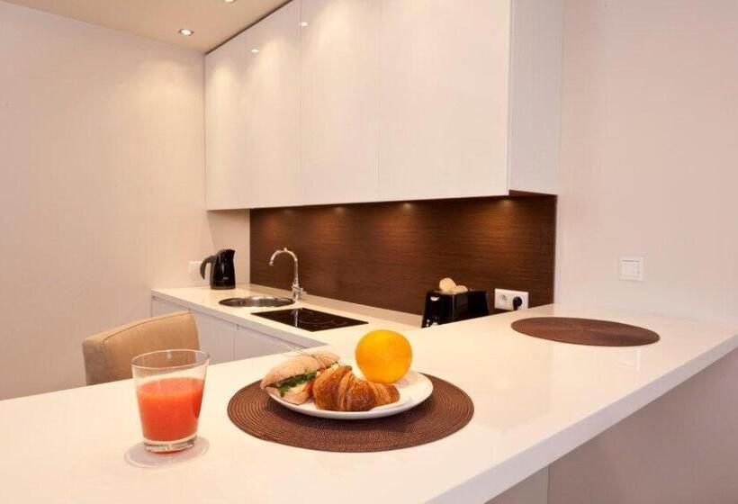 استودیوی استاندارد, Platinum Residence