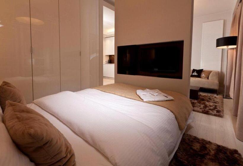 استودیوی استاندارد, Platinum Residence