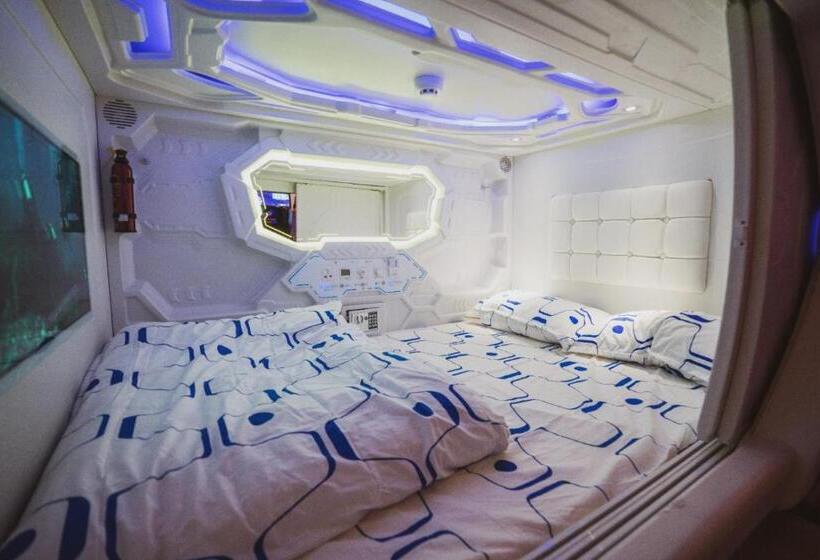 تختخواب در اتاق مشترک, Hashtag.capsule.hostel
