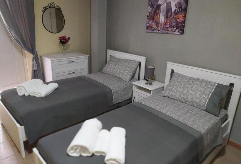 اتاق استاندارد چهارنفره با بالکن, La Torre B&b