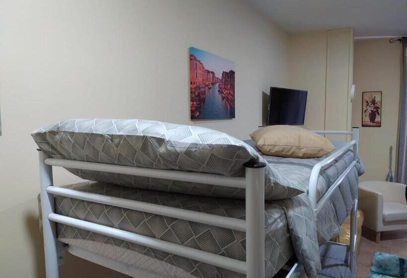 اتاق استاندارد چهارنفره با بالکن, La Torre B&b