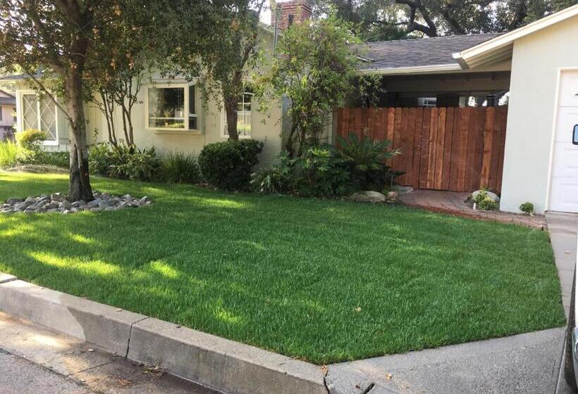 اتاق استاندارد با چشم‌انداز, Glendale Guest House
