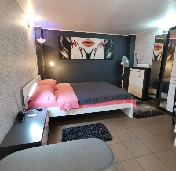 デラックスルーム, Vila Sara