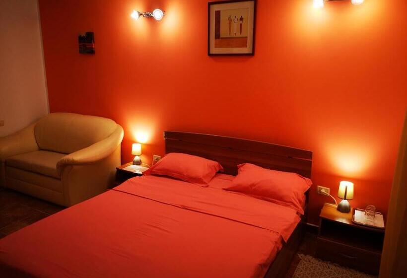 デラックスルーム, Vila Sara