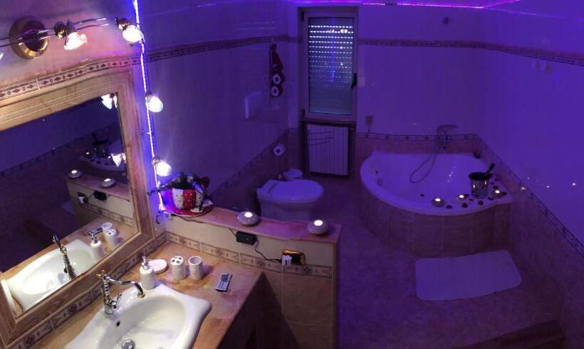اتاق استاندارد چهار تخته, B&b Planet
