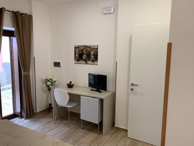 اتاق استاندارد, Alex Rooms