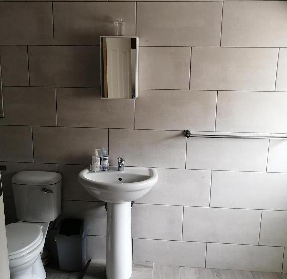 کلبه ییلاقی, Caledon Overnight Rooms