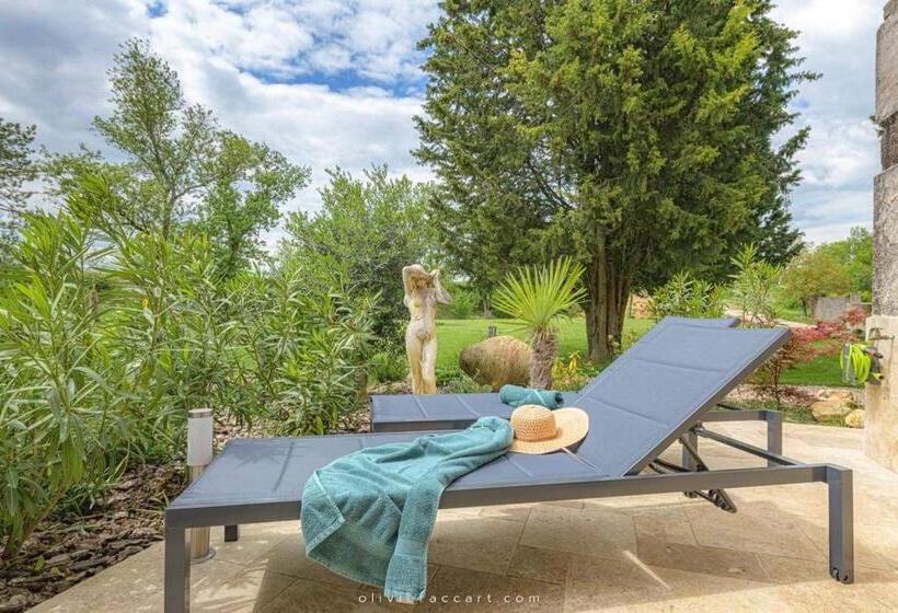 آپارتمان 1 خوابه با تراس, Chambres D Hôtes La Mascrabiere Bed & Spa