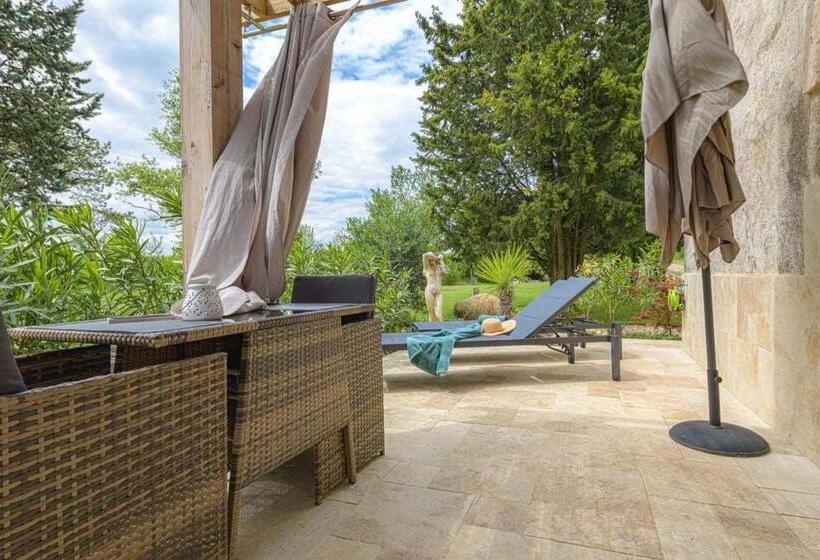 آپارتمان 1 خوابه با چشم‌انداز باغ, Chambres D Hôtes La Mascrabiere Bed & Spa