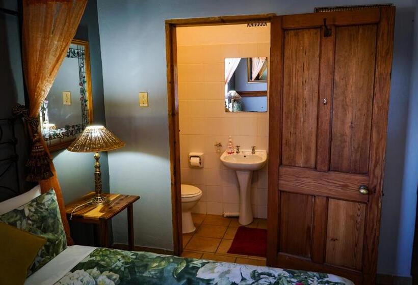 Economy Triple Room, Outentique Accommodation