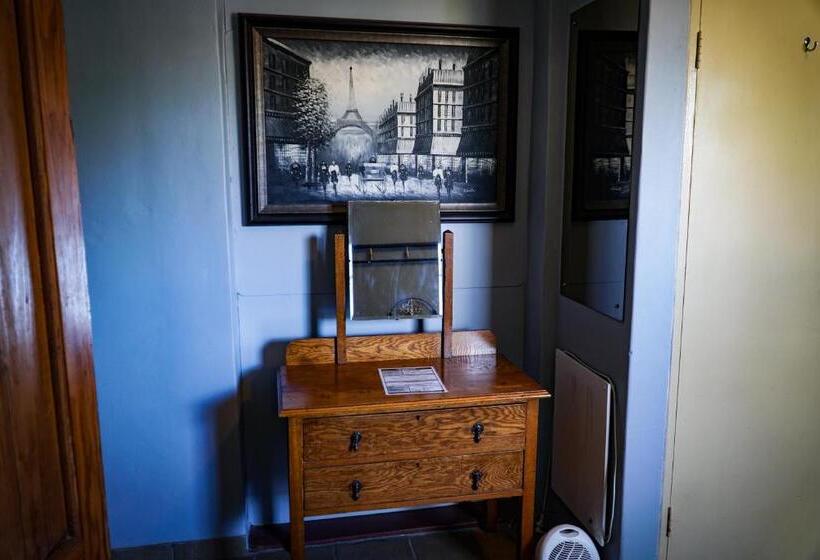 Economy Triple Room, Outentique Accommodation