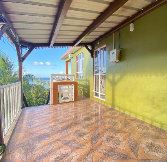 سوییت خانوادگی, La Rosedepine Chez Mariani Chez L Habitant