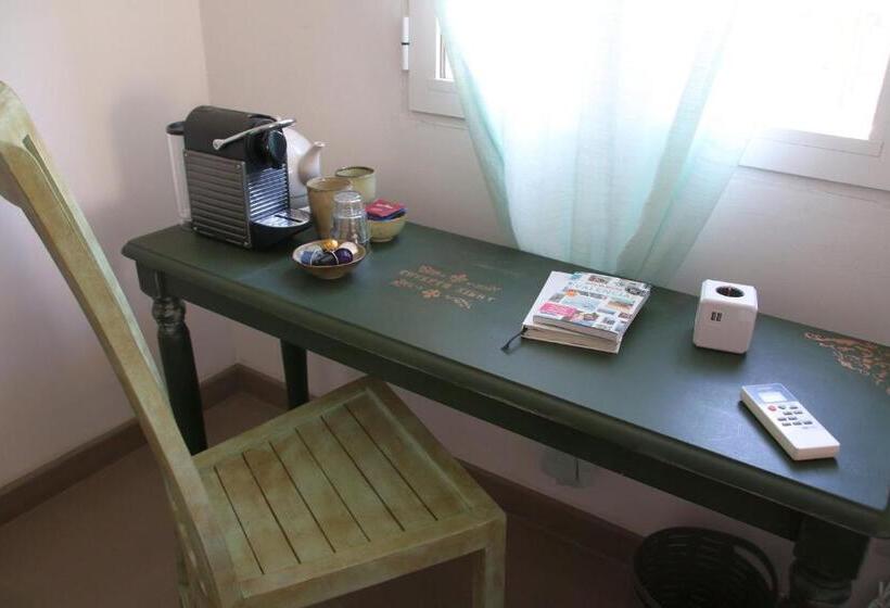 Deluxe Room Mountain View, Villa Foia Vella   Adults Only