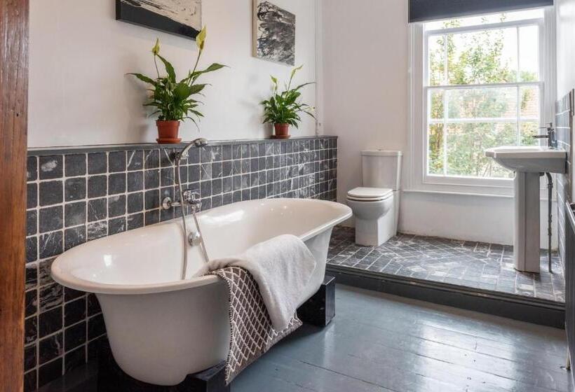 اتاق استاندارد با سرویس بهداشتی مشترک, 144 Lower Cheltenham Place