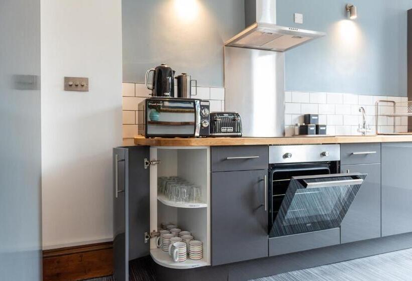 اتاق استاندارد با سرویس بهداشتی مشترک, 144 Lower Cheltenham Place