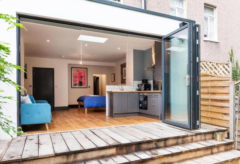 اتاق استاندارد با تخت بزرگ, 144 Lower Cheltenham Place