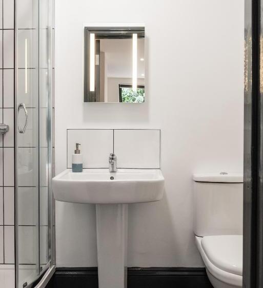 اتاق استاندارد با تخت بزرگ, 144 Lower Cheltenham Place