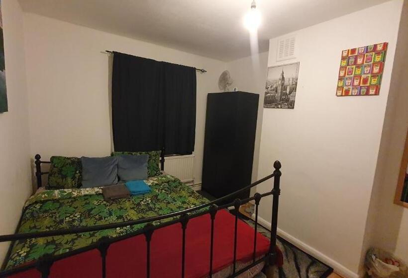 اتاق استاندارد با تخت بزرگ, Merciful King Room, In Zone 2 3