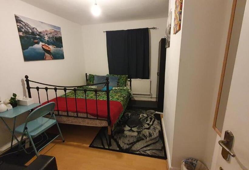 اتاق استاندارد با تخت بزرگ, Merciful King Room, In Zone 2 3