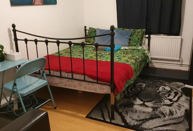 اتاق استاندارد با تخت بزرگ, Merciful King Room, In Zone 2 3