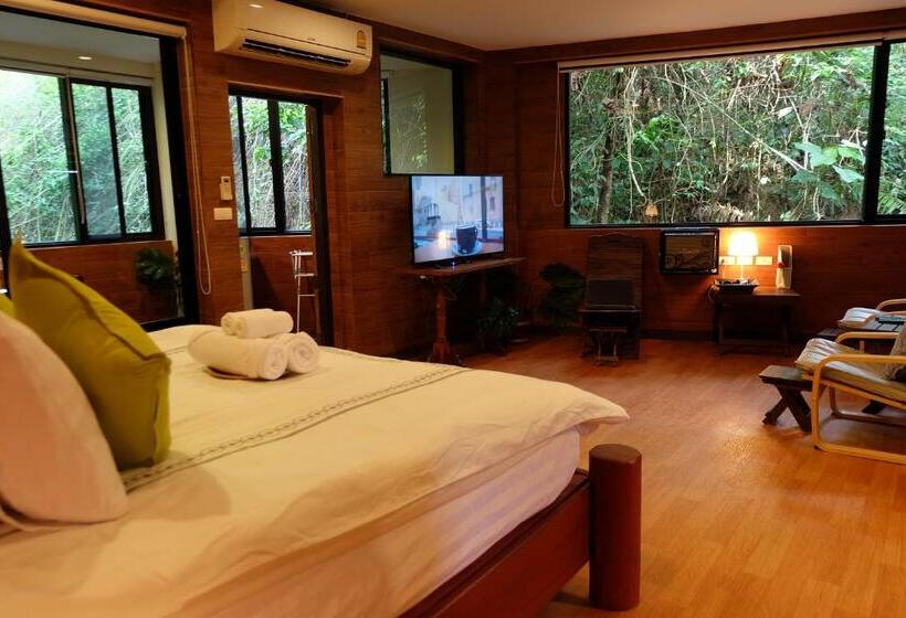 سوییت جونیور لوکس, Namtok Sarika Resotel