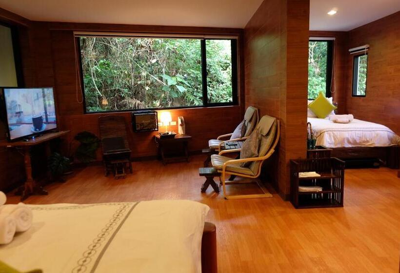 سوییت جونیور لوکس, Namtok Sarika Resotel
