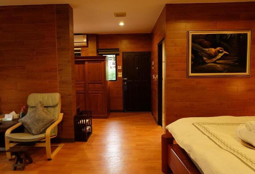 سوییت جونیور لوکس, Namtok Sarika Resotel