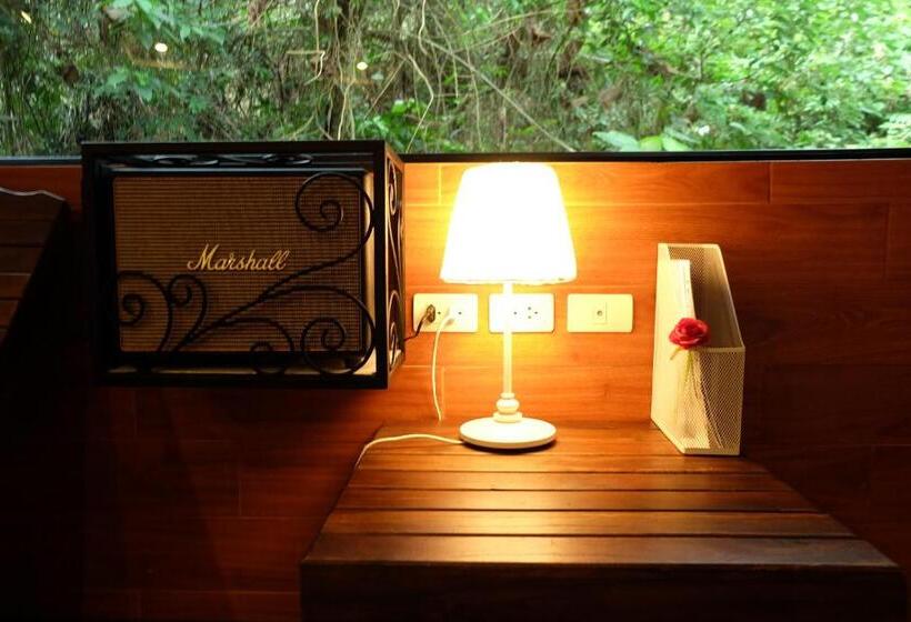 سوییت جونیور لوکس, Namtok Sarika Resotel