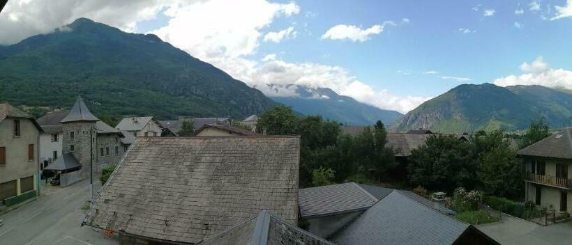 اتاق استاندارد با چشم‌انداز کوهستان, Le Grand Chatelard Hôtel Bar Restaurant