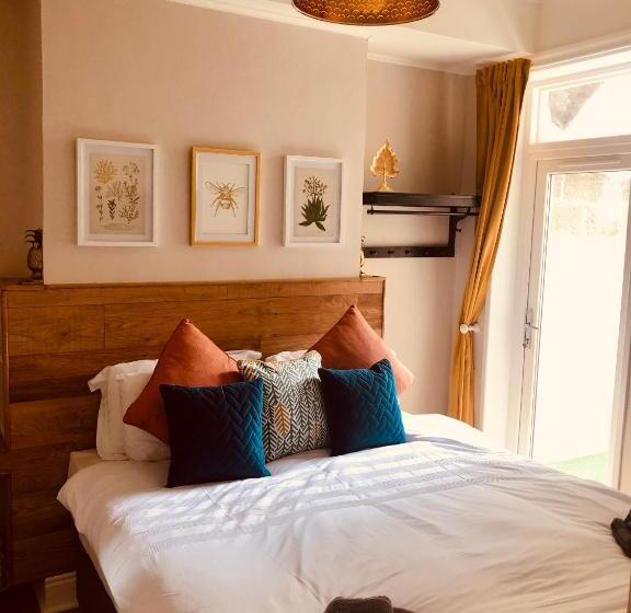 اتاق استاندارد اینتریور, Maritime Pods