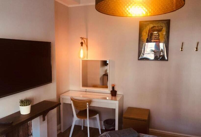 Standard room with outdoor bath, Maritime Pods