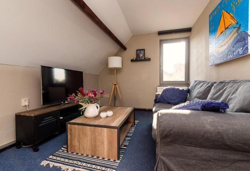 اتاق خانوادگی, B&b Bie Janssen