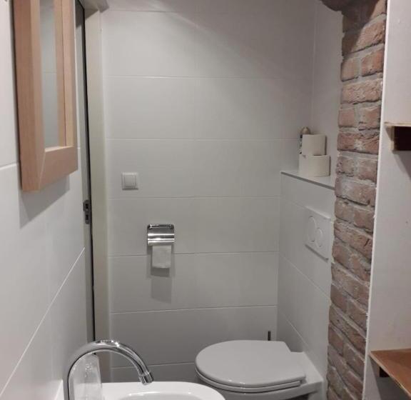 اتاق خانوادگی, B&b Casandra